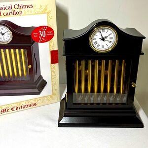 Mr. Christmas Grand Chime Clock Gold Label Collection. Vintage. 30 songs. Box